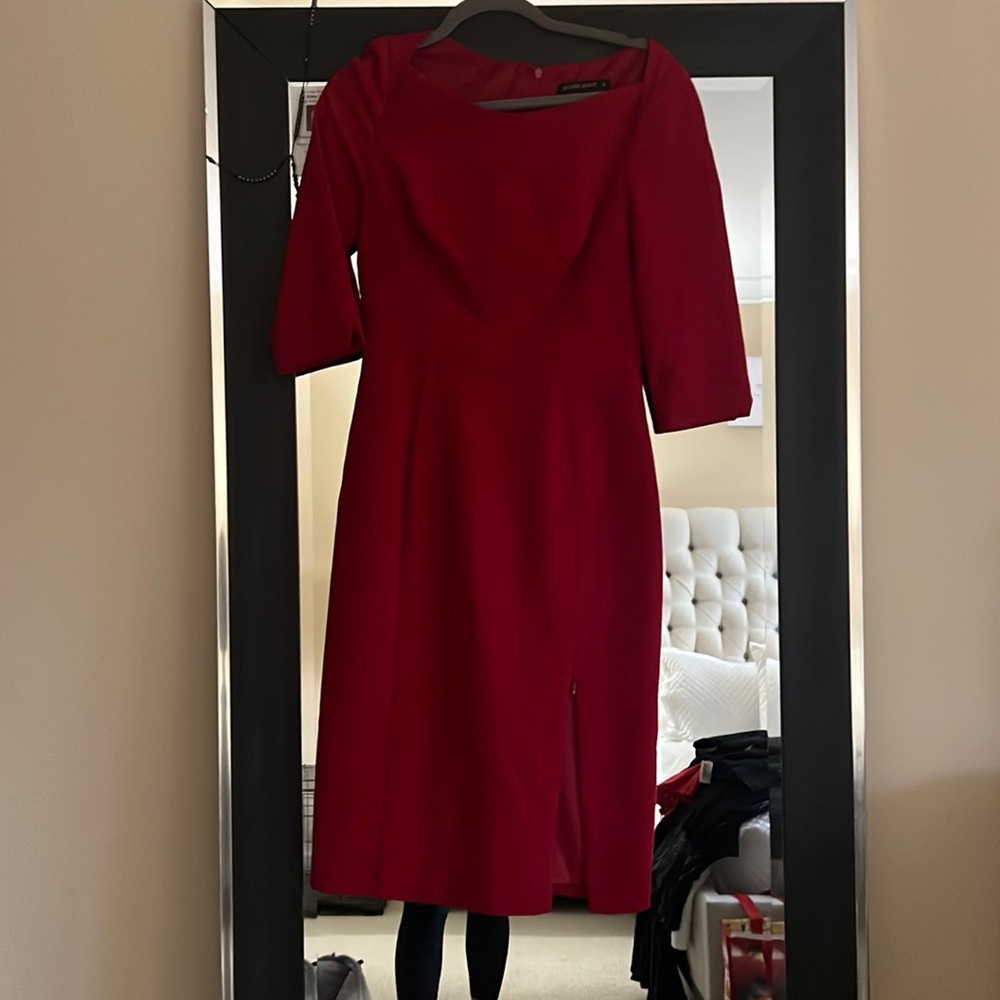 Red dress slit on the side with a zipper